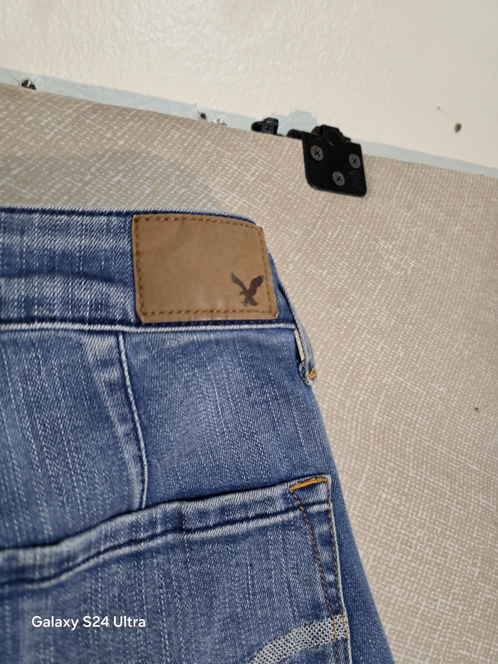 American Eagle Outfitters Wide Leg Jeans in Light Blue Wash - Picture 10 of 11